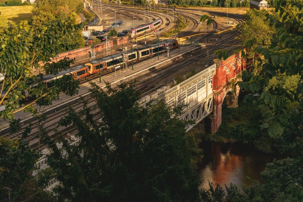 Shrewsbury train station, rails | Primesave Properties