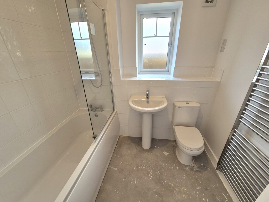 2 Maple Walk_bathroom