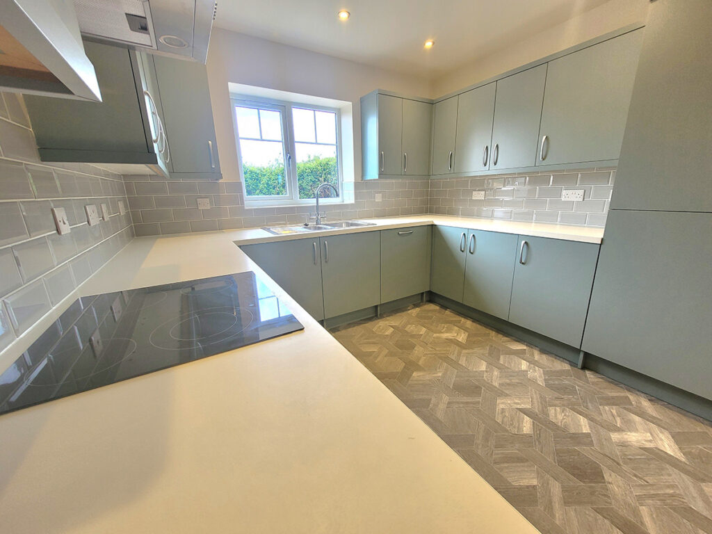 Oak Bungalow Kitchen 4 - Primesave Properties