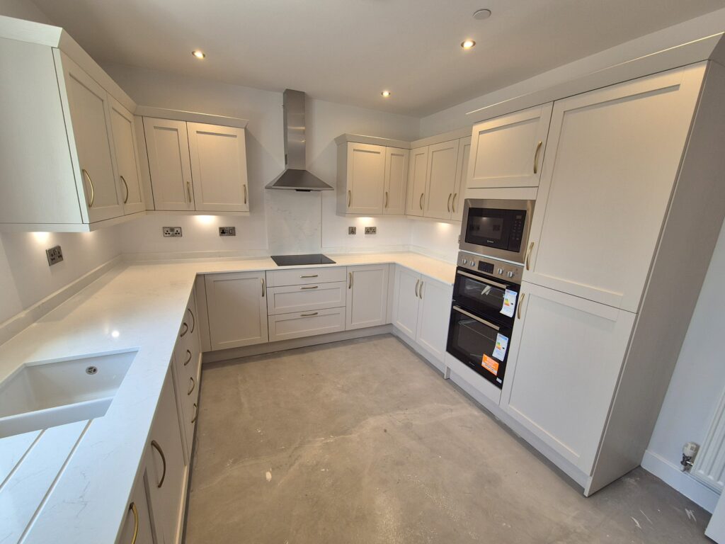 6 Maple Wal_kitchen overview2