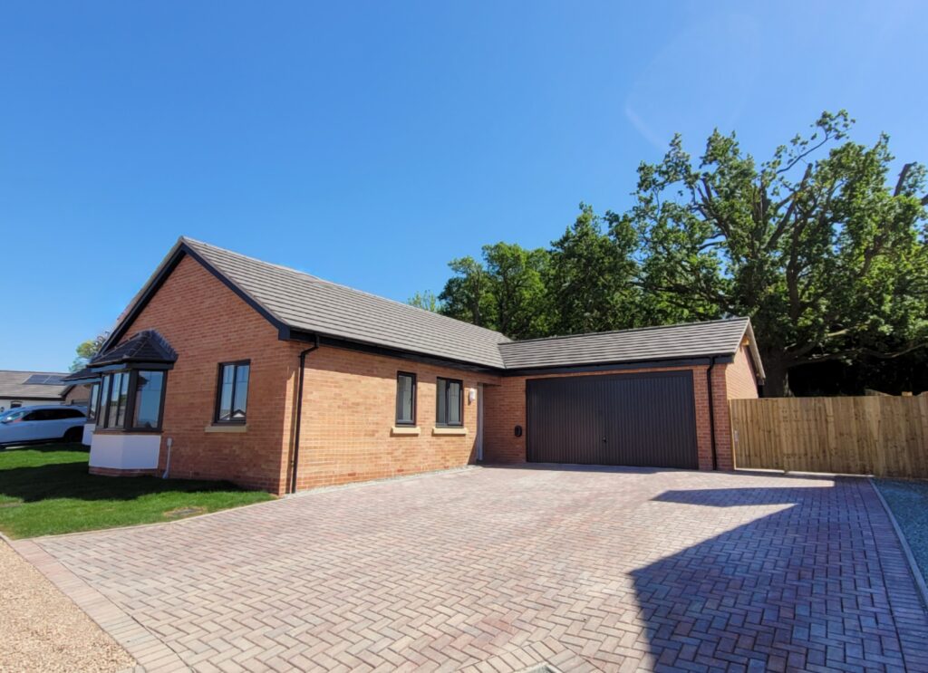 Buttercup gardens - bungalow