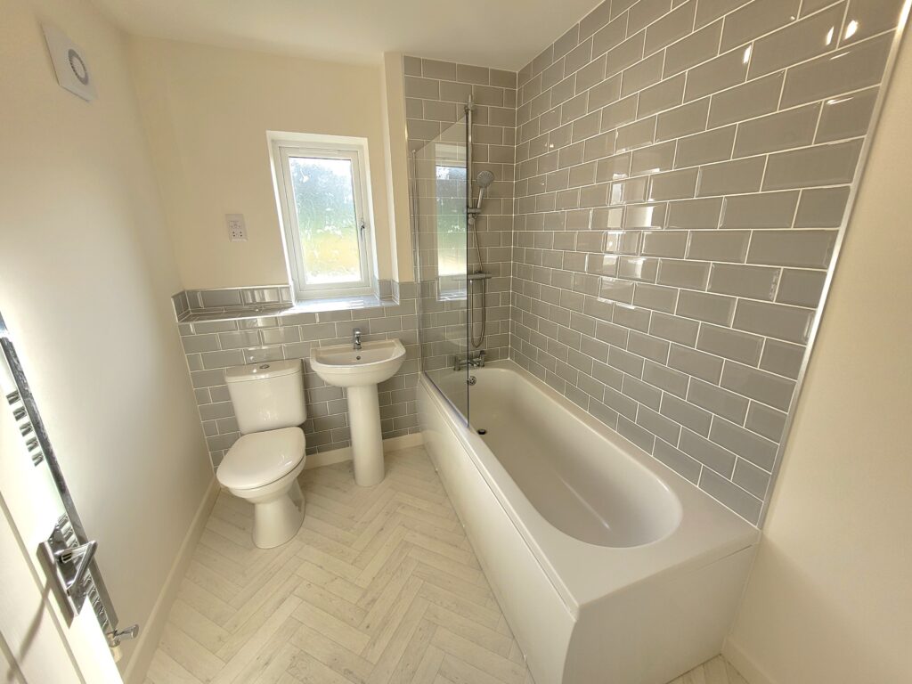 Primesave_3 bed bathroom