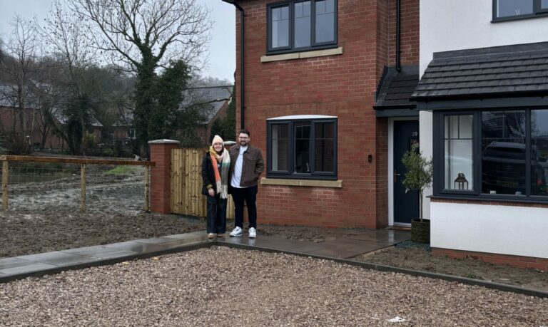 Rhiannon and Aaron, Waterside Meadow
