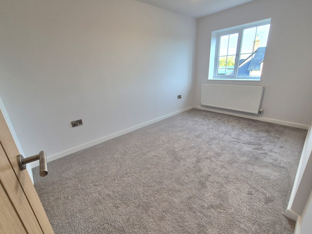 Larch_bedroom 1[36]