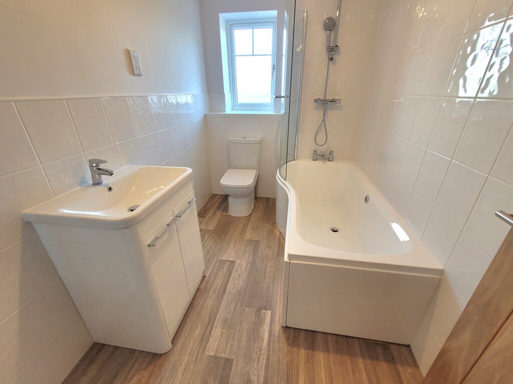 Sycamore_bathroom